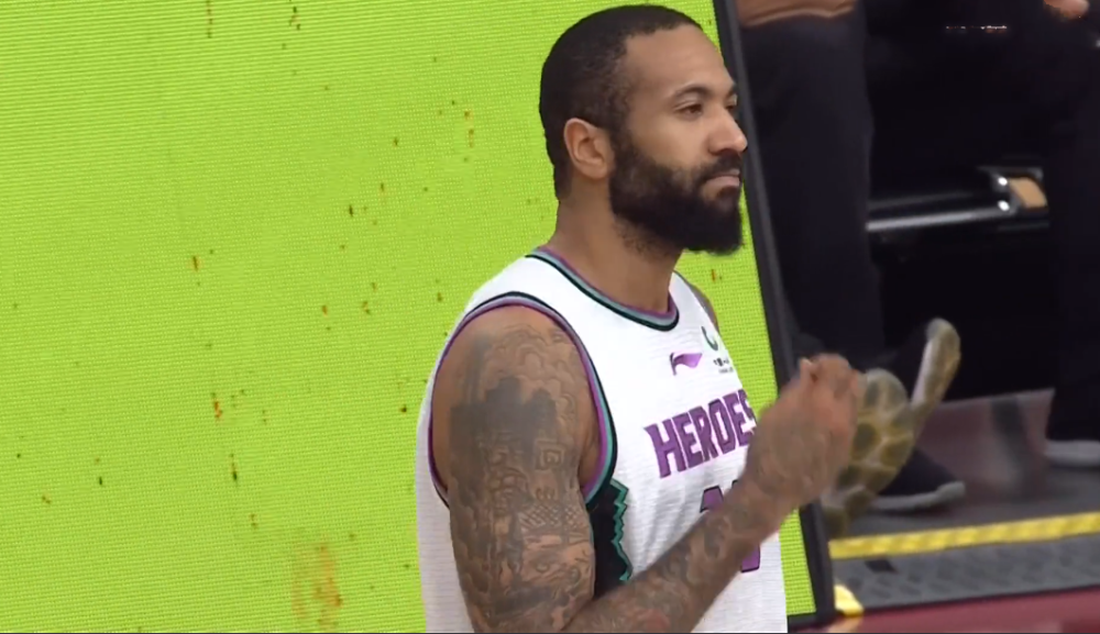 里昂转会期手感冰凉，志在NBA季后赛名次提升，值得警惕，临场指挥获称赞(NBA季后赛)