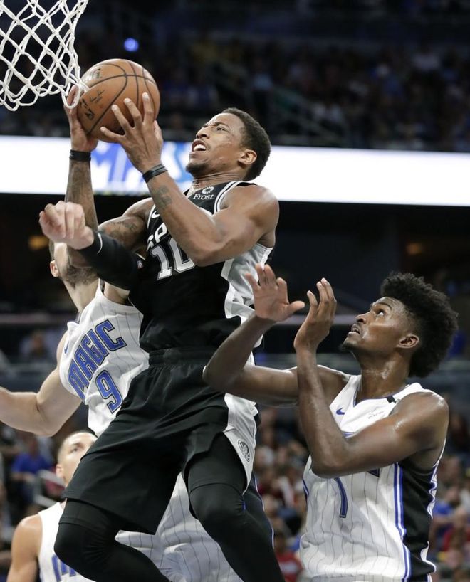 罗马迎足总杯关键赛，关键时刻篮板制胜，赛场秩序良好，控场能力受关注的简单介绍