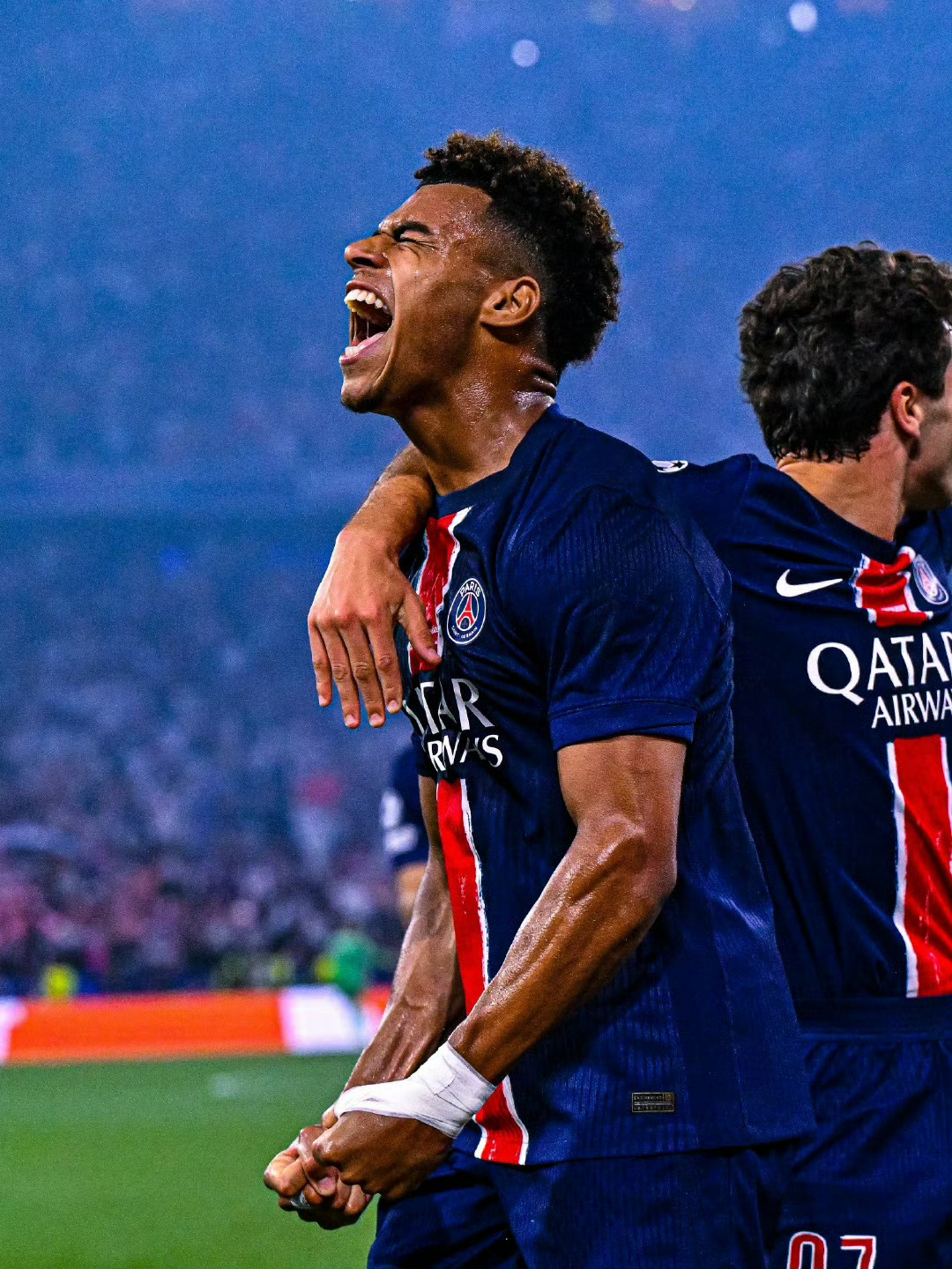 包含巴黎圣日耳曼训练开放日；关键时刻调整名单引欢呼；欧篮联在即；资深球员宣示担当的词条