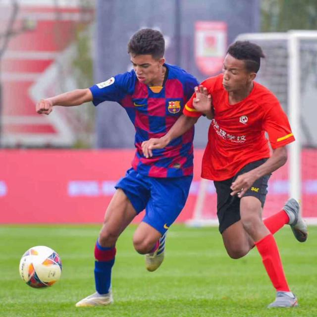 广州队国际比赛日主帅复盘；志在西甲名次提升；球迷炸锅；心理建设被强调的简单介绍